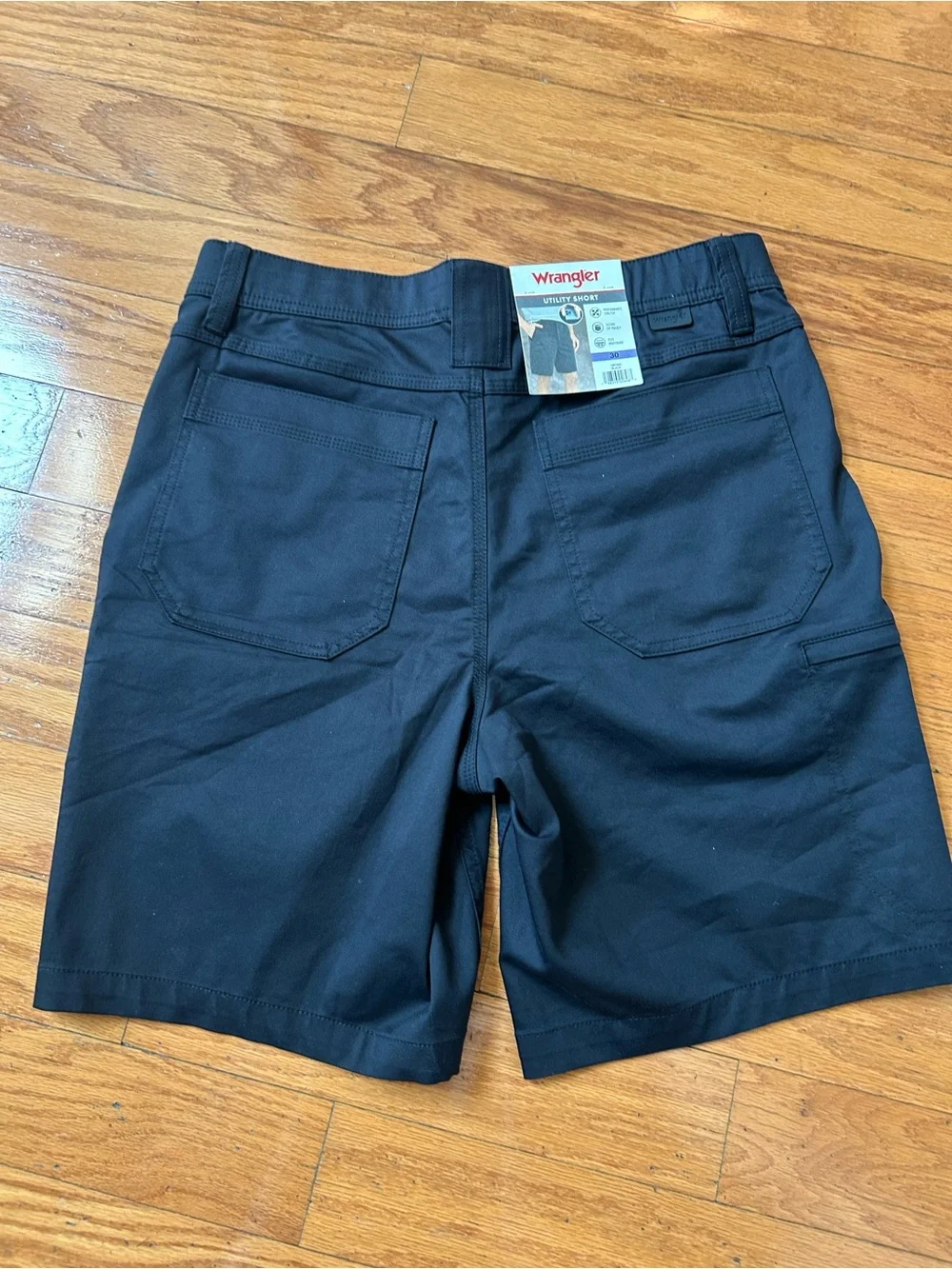 NWT Wrangler Men's Black Performance Utility Shorts size 30